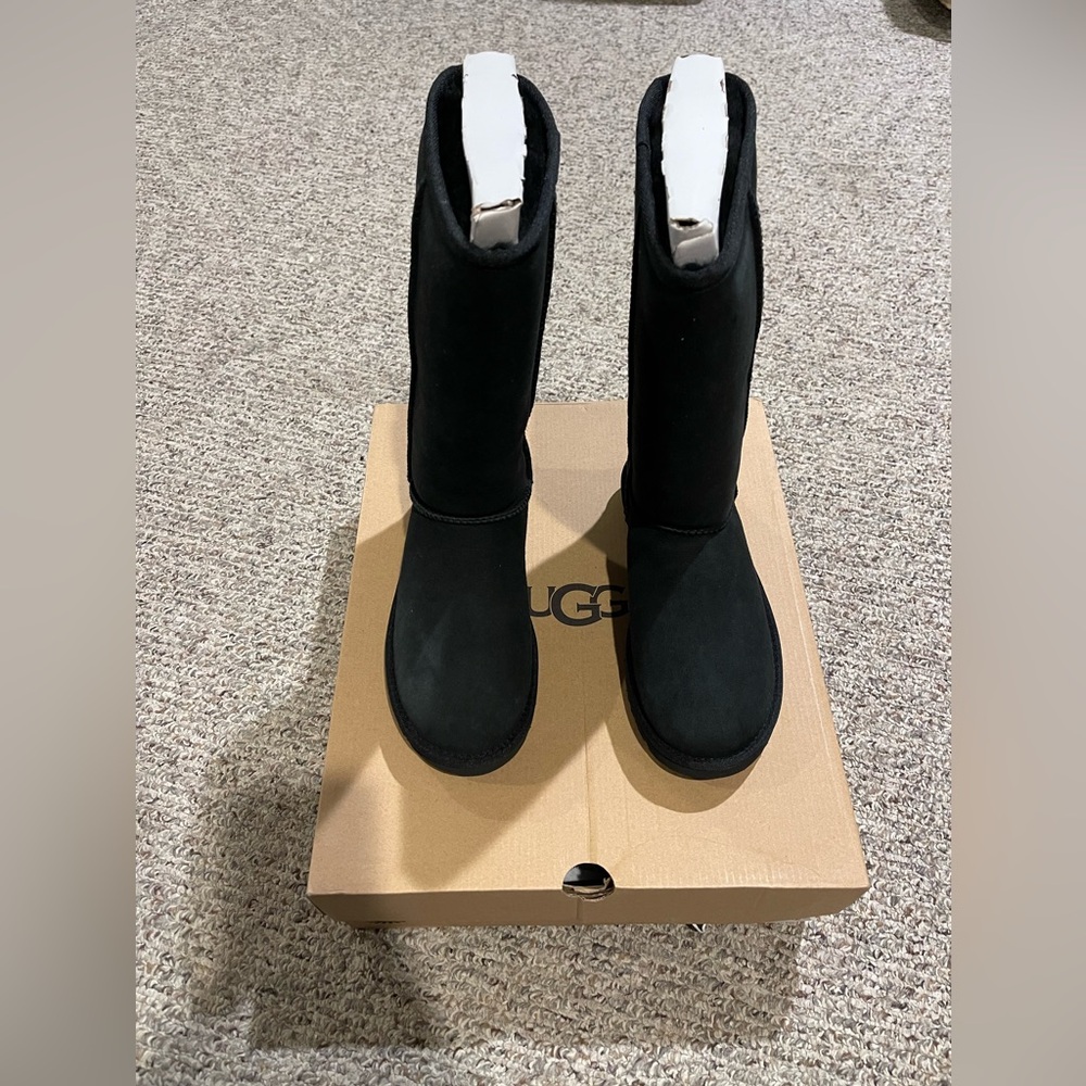 UGG black classic tall ll boot size 6 brand new
